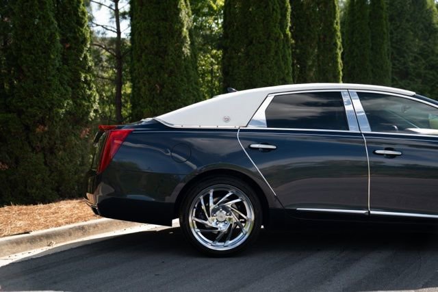 Used 2013 Cadillac XTS Platinum image 11