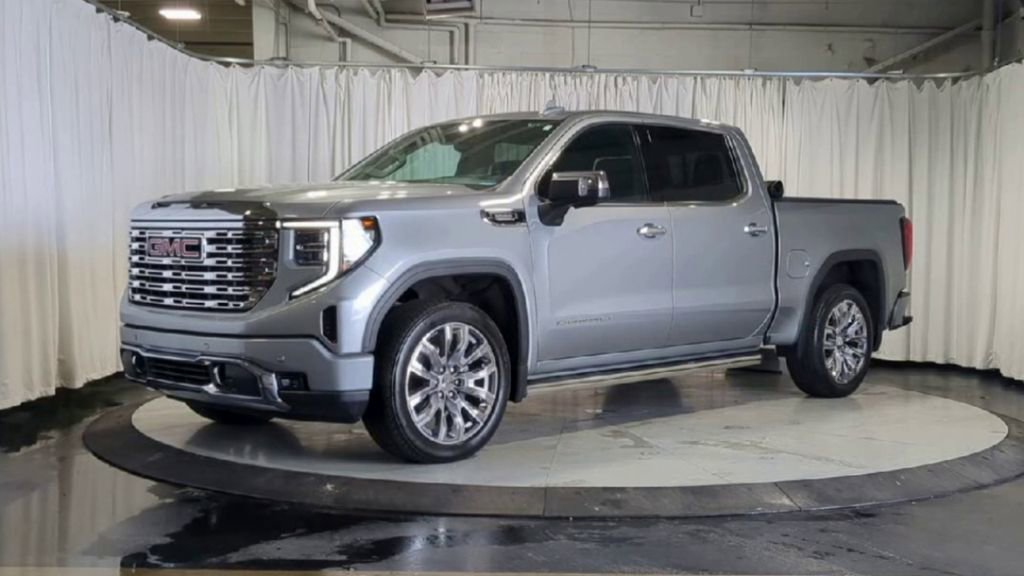 Used 2025 GMC Sierra 1500 Denali image 4