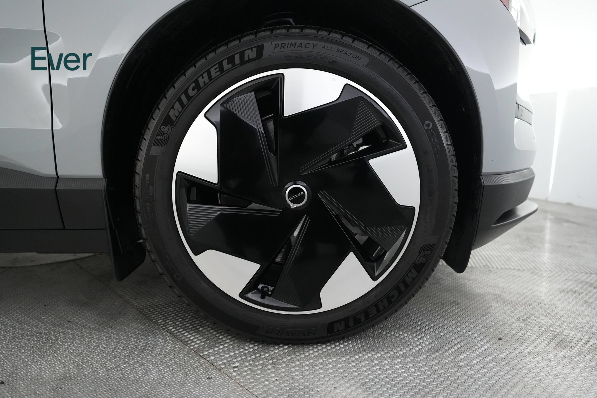 Used 2025 Volvo EX30 Plus AWD/4WD image 20