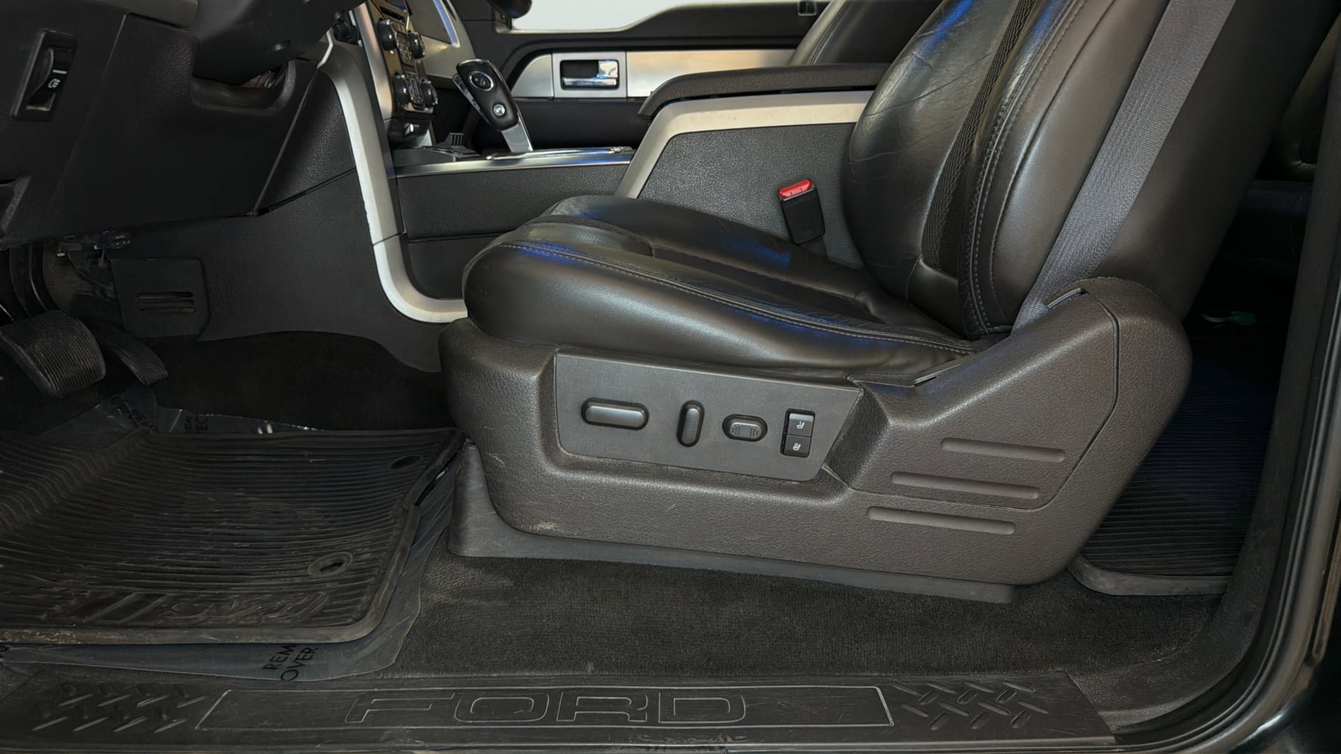 Used 2013 Ford F150 Raptor w/ Luxury Equipment Group AWD/4WD image 20
