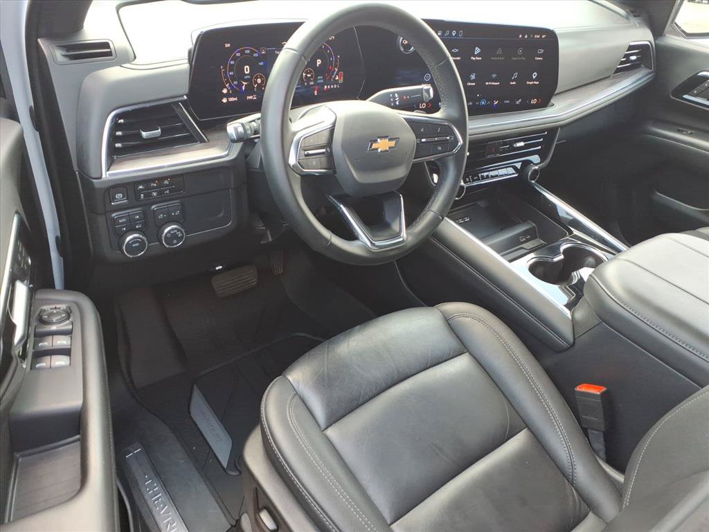Used 2025 Chevrolet Suburban LT AWD/4WD image 20