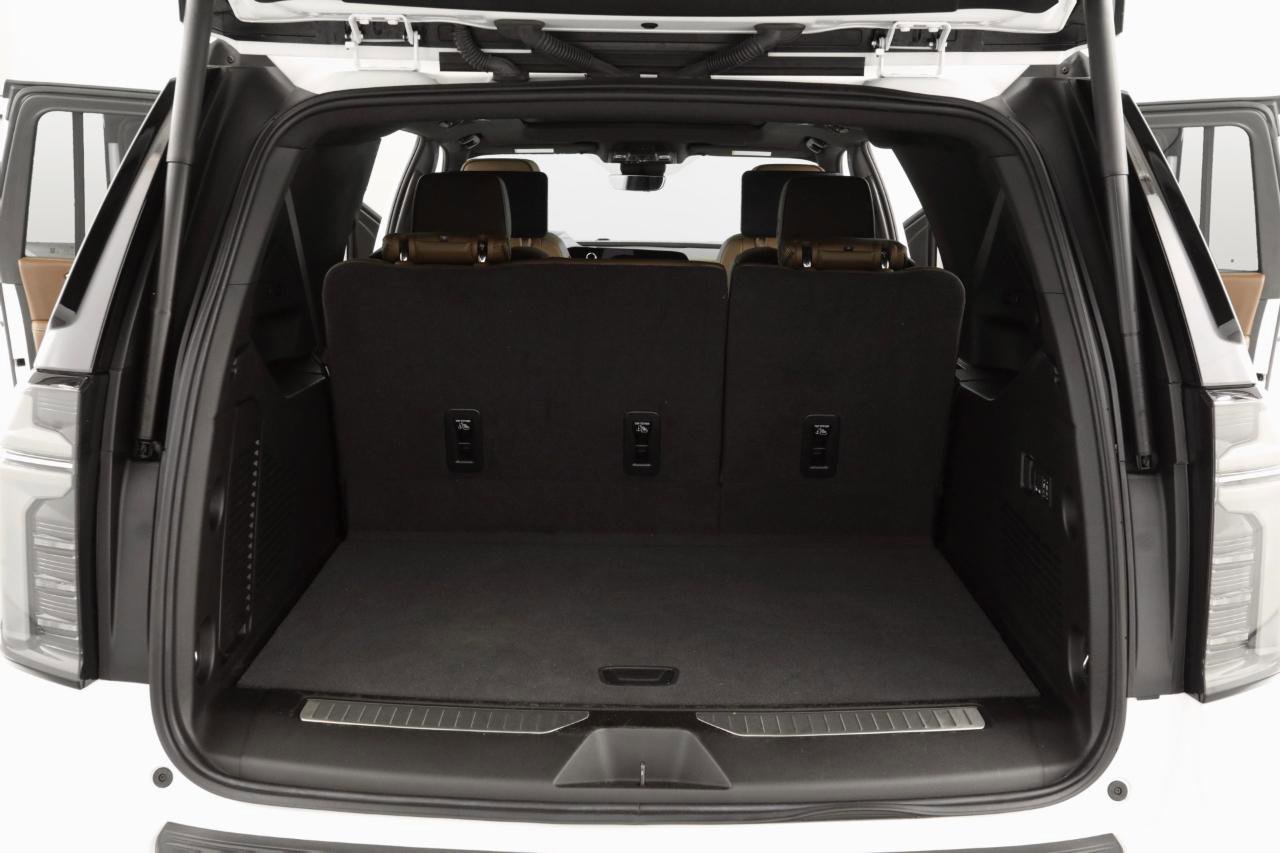 Used 2025 Chevrolet Suburban High Country image 28