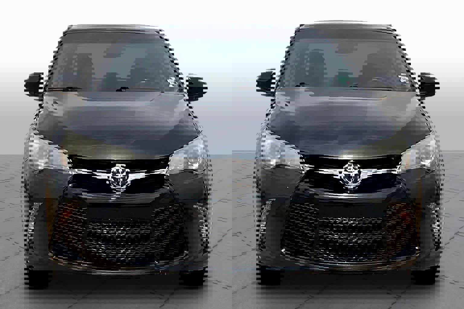 Used 2017 Toyota Camry LE image 4