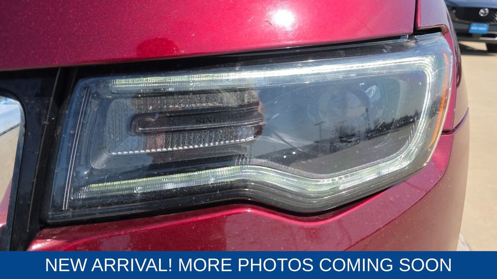 Used 2018 Jeep Grand Cherokee Limited w/ Luxury Group II image 9