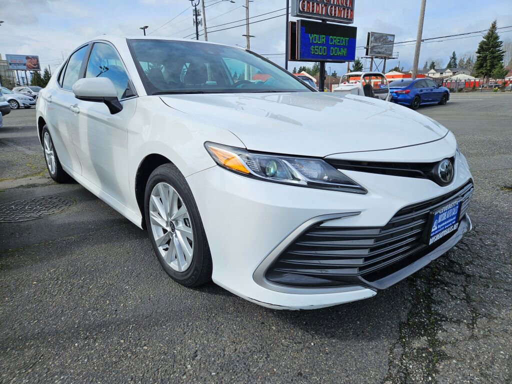 Used 2024 Toyota Camry LE FWD image 6