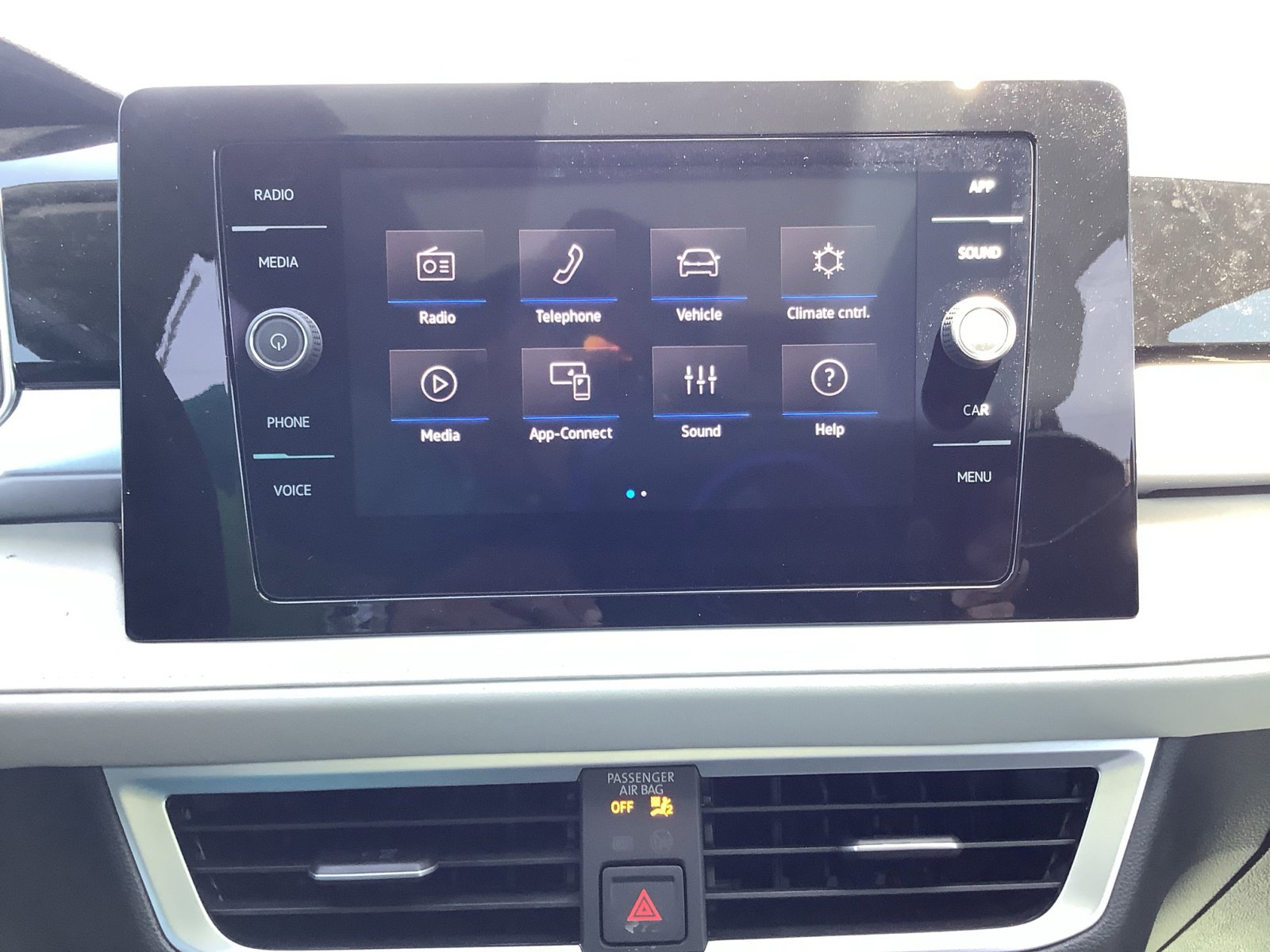 New 2026 Volkswagen Taos SE image 17