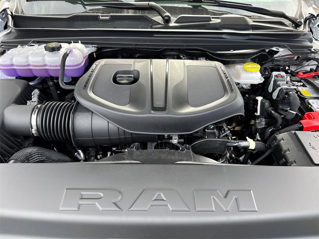 New 2026 RAM 1500 4x4 Crew Cab image 10