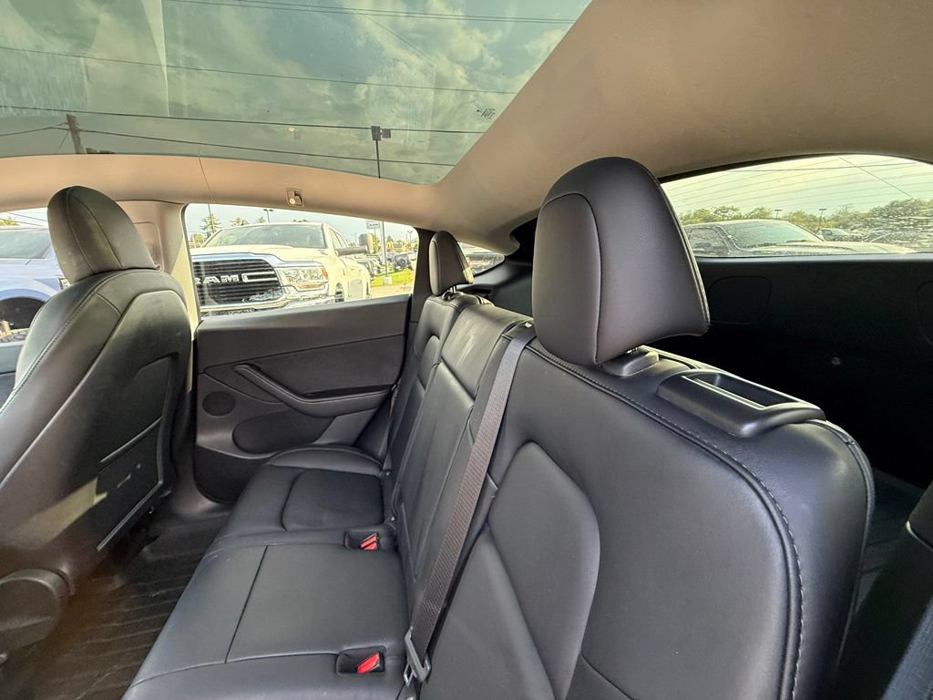 Used 2022 Tesla Model Y Long Range AWD/4WD image 22