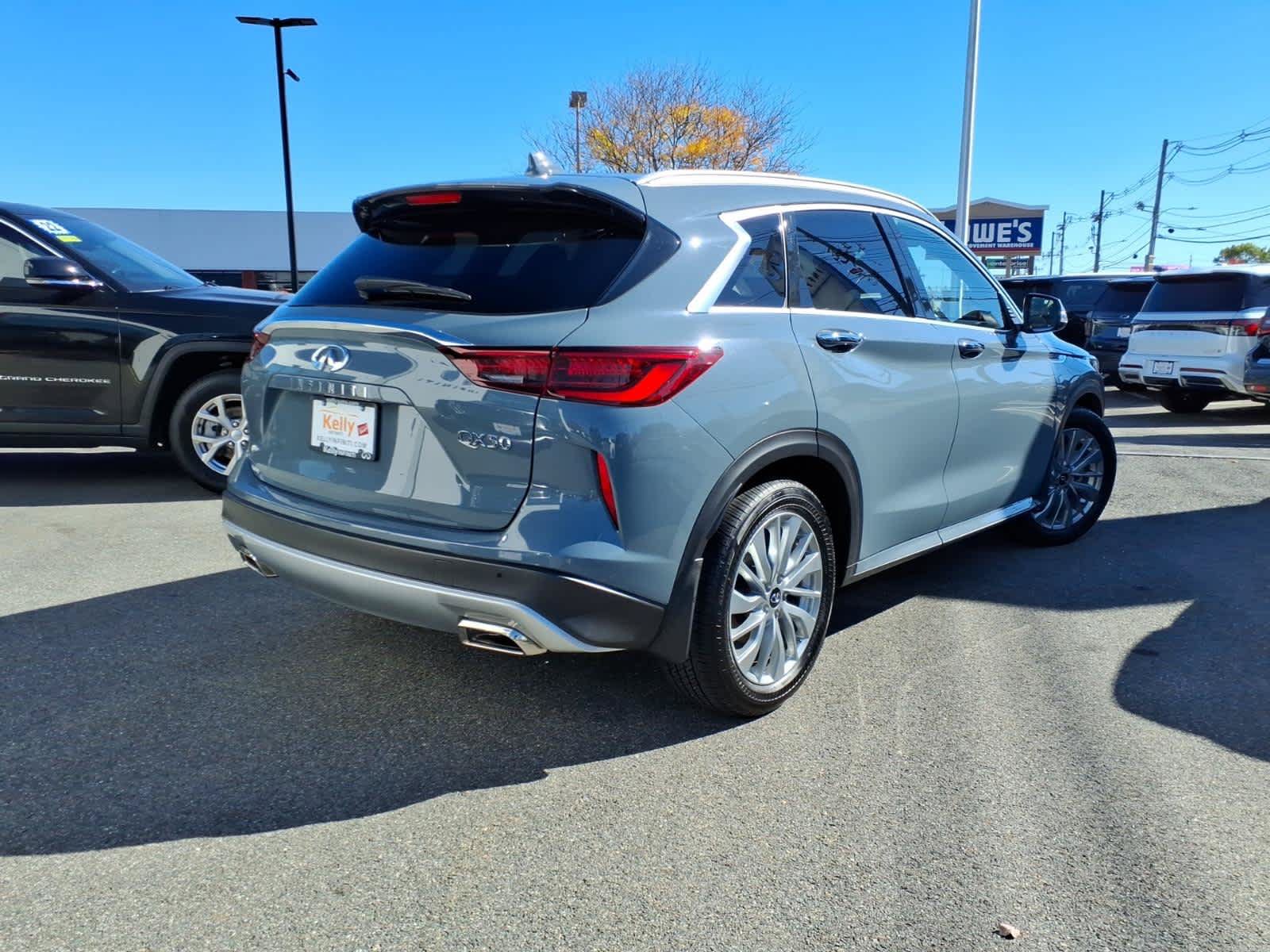Used 2023 INFINITI QX50 Luxe AWD/4WD image 5