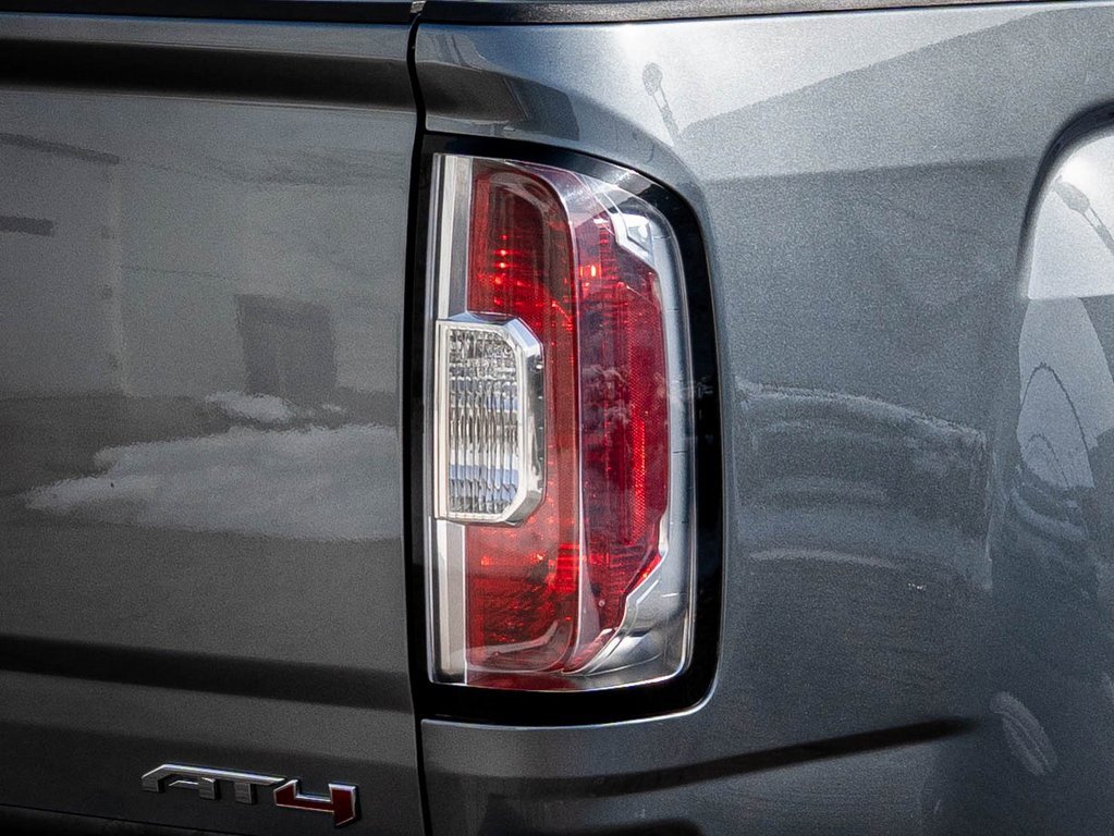 Used 2022 GMC Canyon AT4 image 9