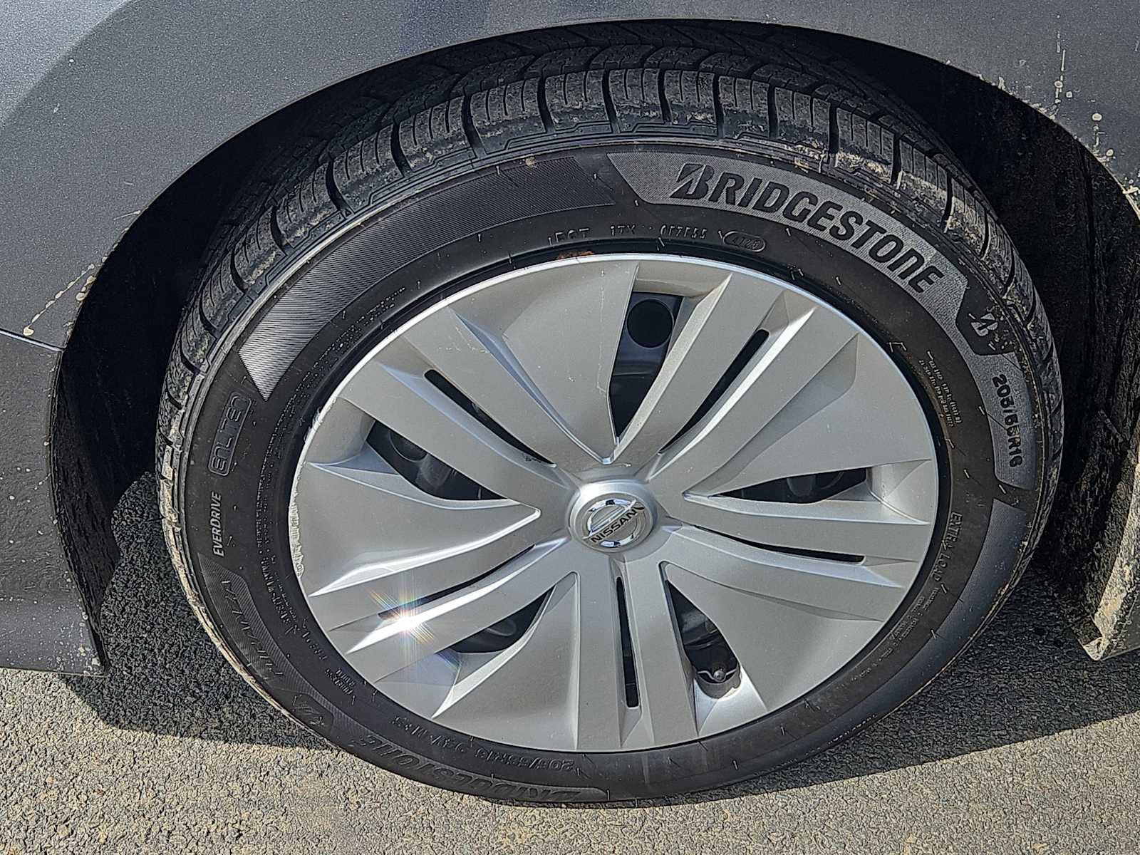 Used 2022 Nissan Leaf S image 7