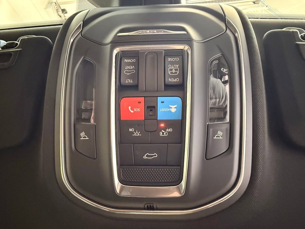 Used 2025 Jeep Grand Cherokee Altitude AWD/4WD image 36