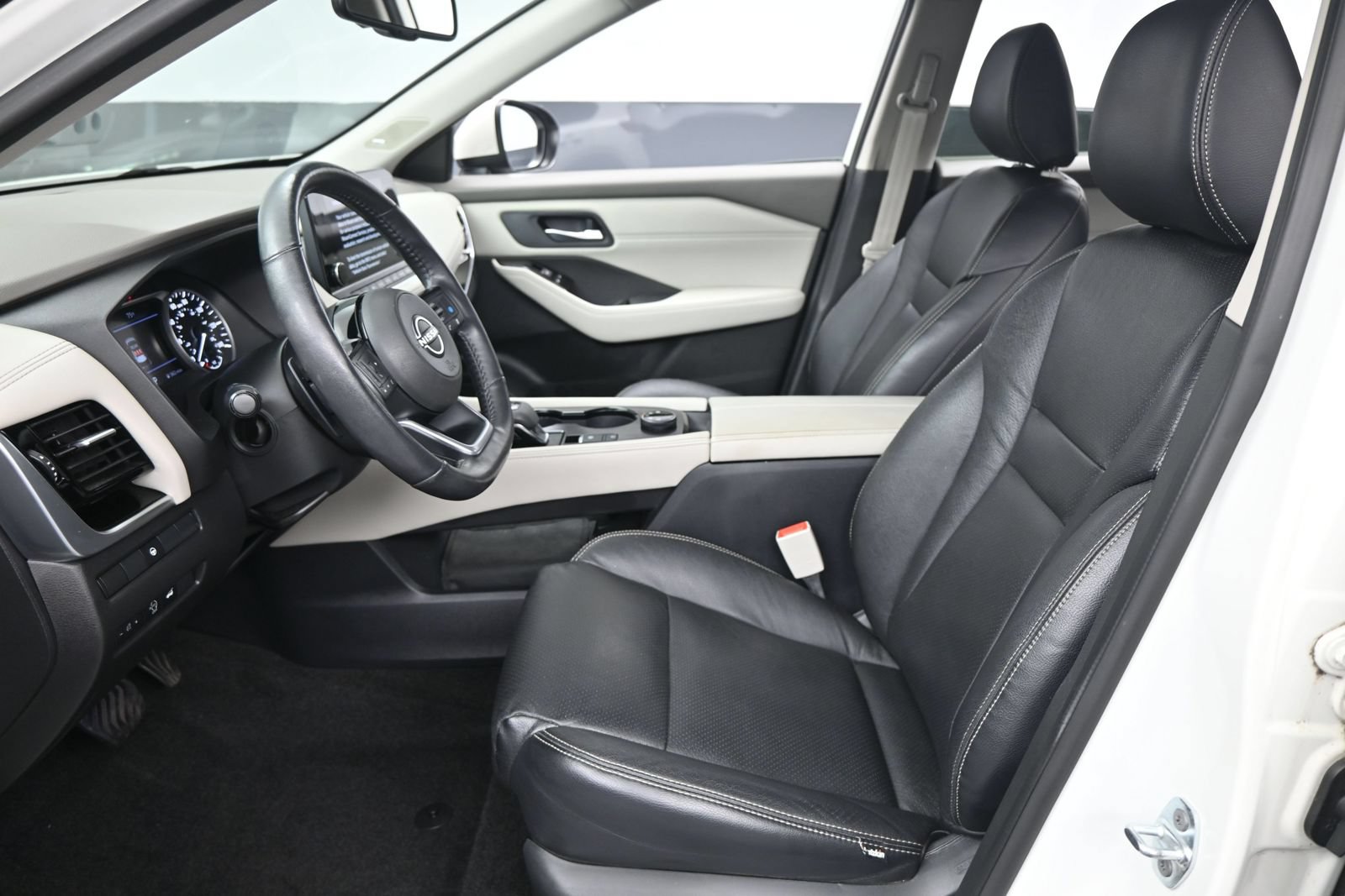 Certified 2023 Nissan Rogue SL w/ SL Premium Package AWD/4WD image 9