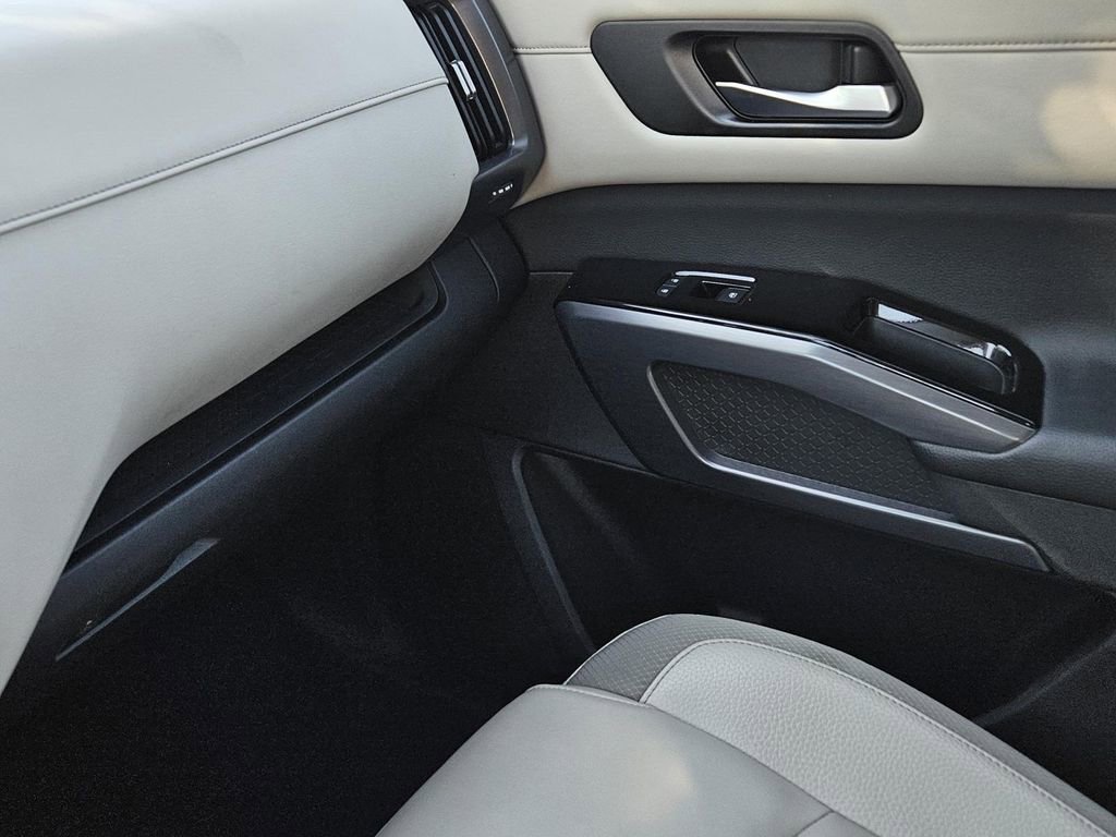 Certified 2022 Nissan Pathfinder SL w/ SL Premium Package image 27