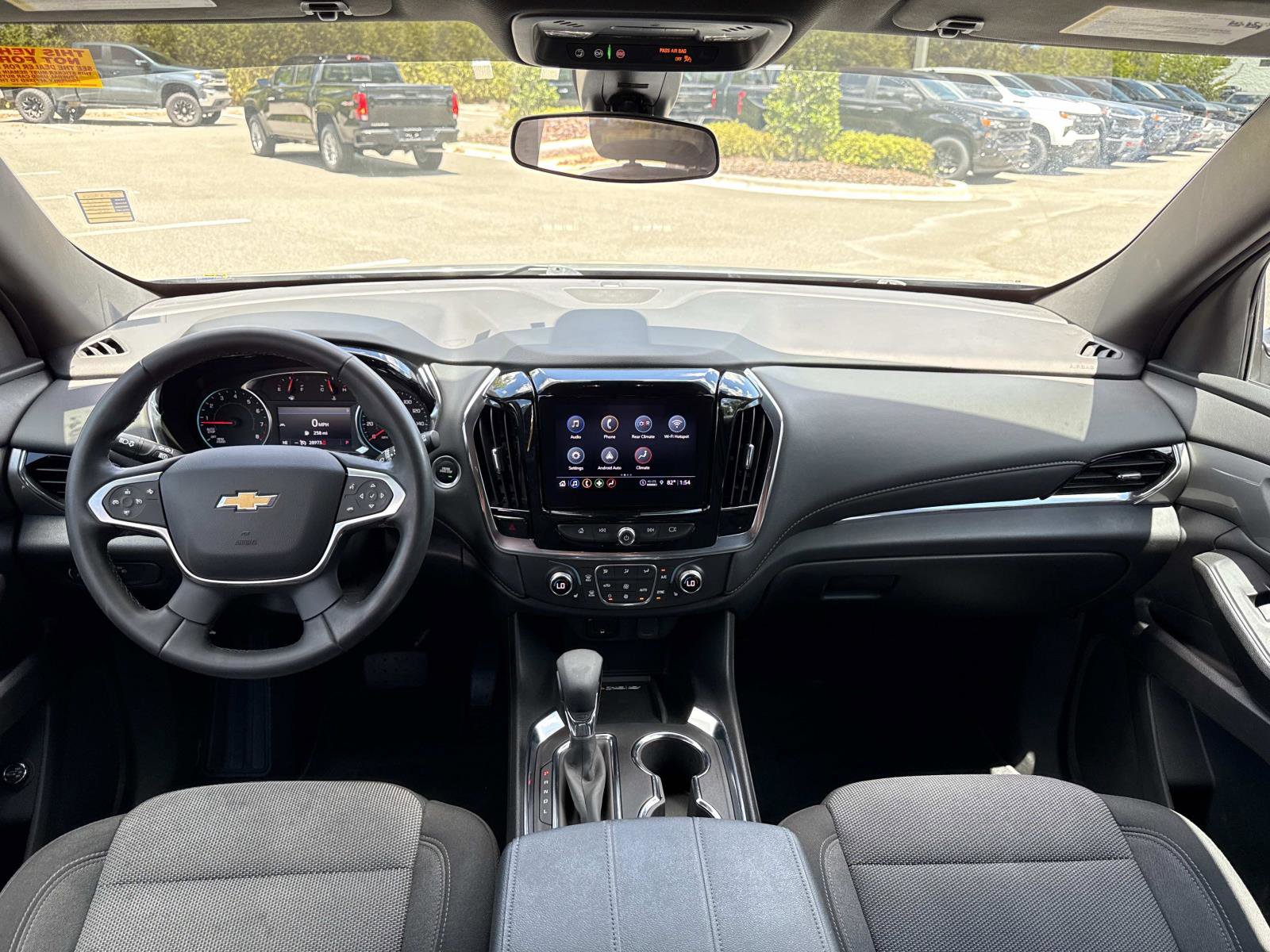 Used 2023 Chevrolet Traverse LT image 13