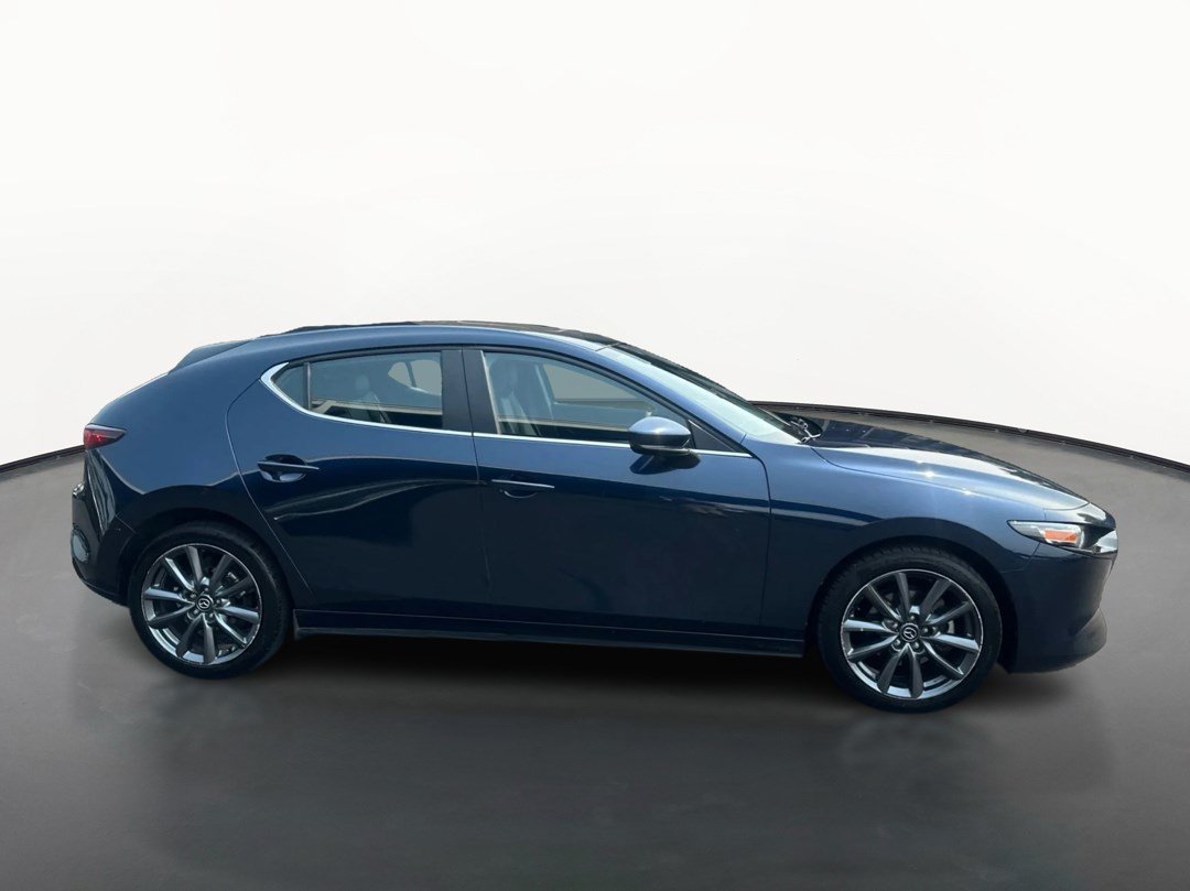 Used 2021 MAZDA MAZDA3 s AWD/4WD image 2
