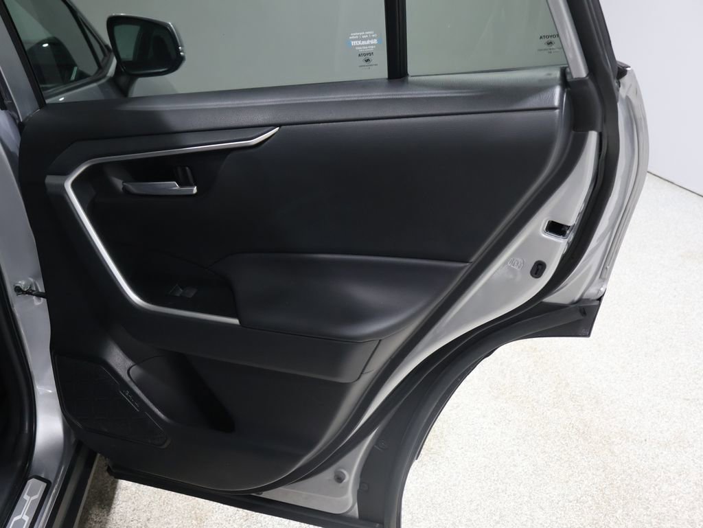Used 2023 Toyota RAV4 XLE Premium image 21