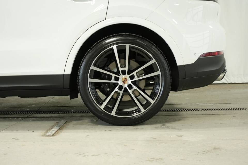 New 2026 Porsche Cayenne AWD/4WD image 44