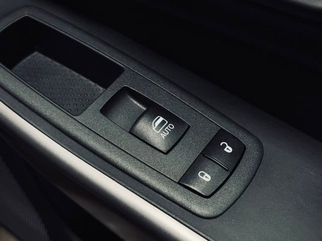 Used 2022 Jeep Cherokee Limited image 19