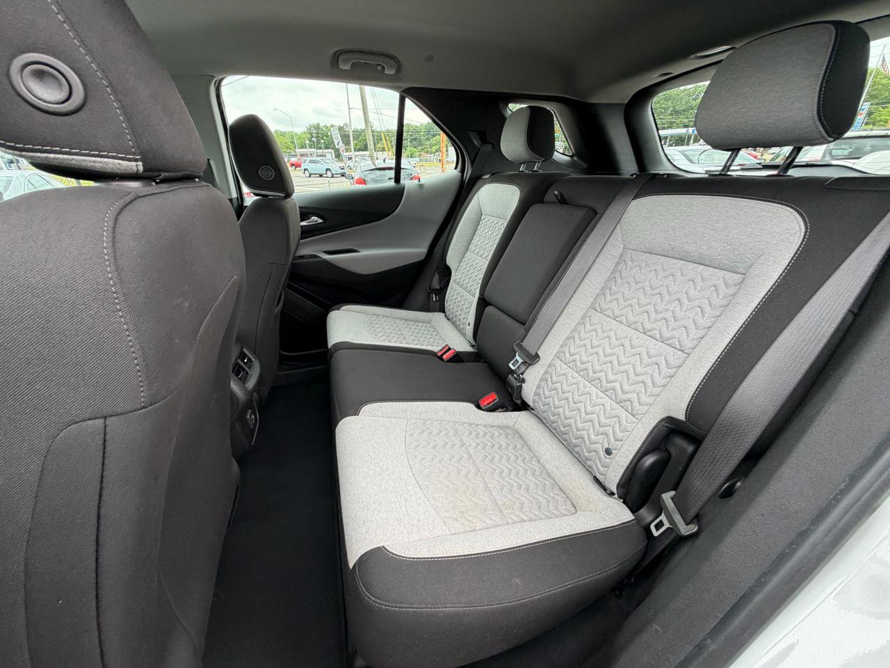 Used 2022 Chevrolet Equinox LS w/ Driver Confidence II Package FWD image 28