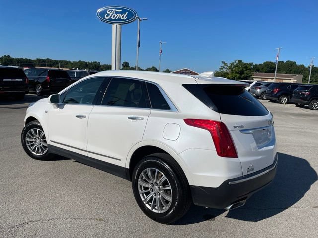 Used 2017 Cadillac XT5 Luxury w/ Driver Awareness Package AWD/4WD image 6