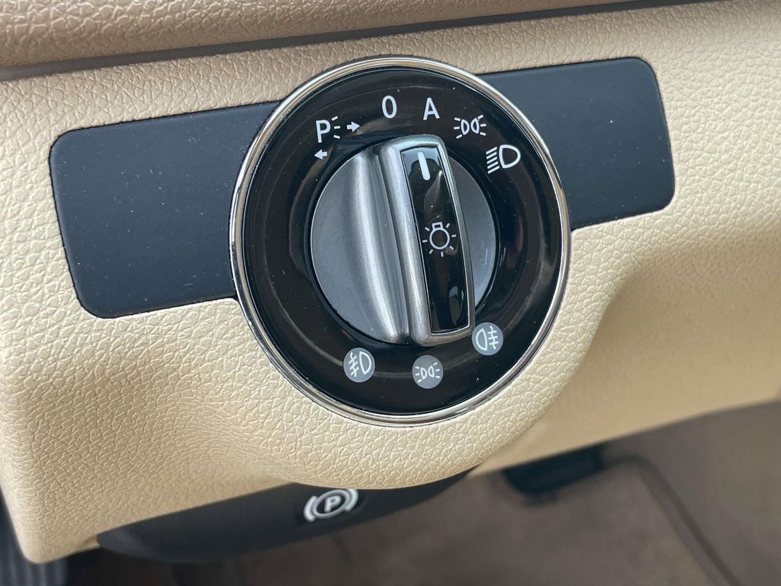 Used 2008 Mercedes-Benz C 300 Sedan image 19