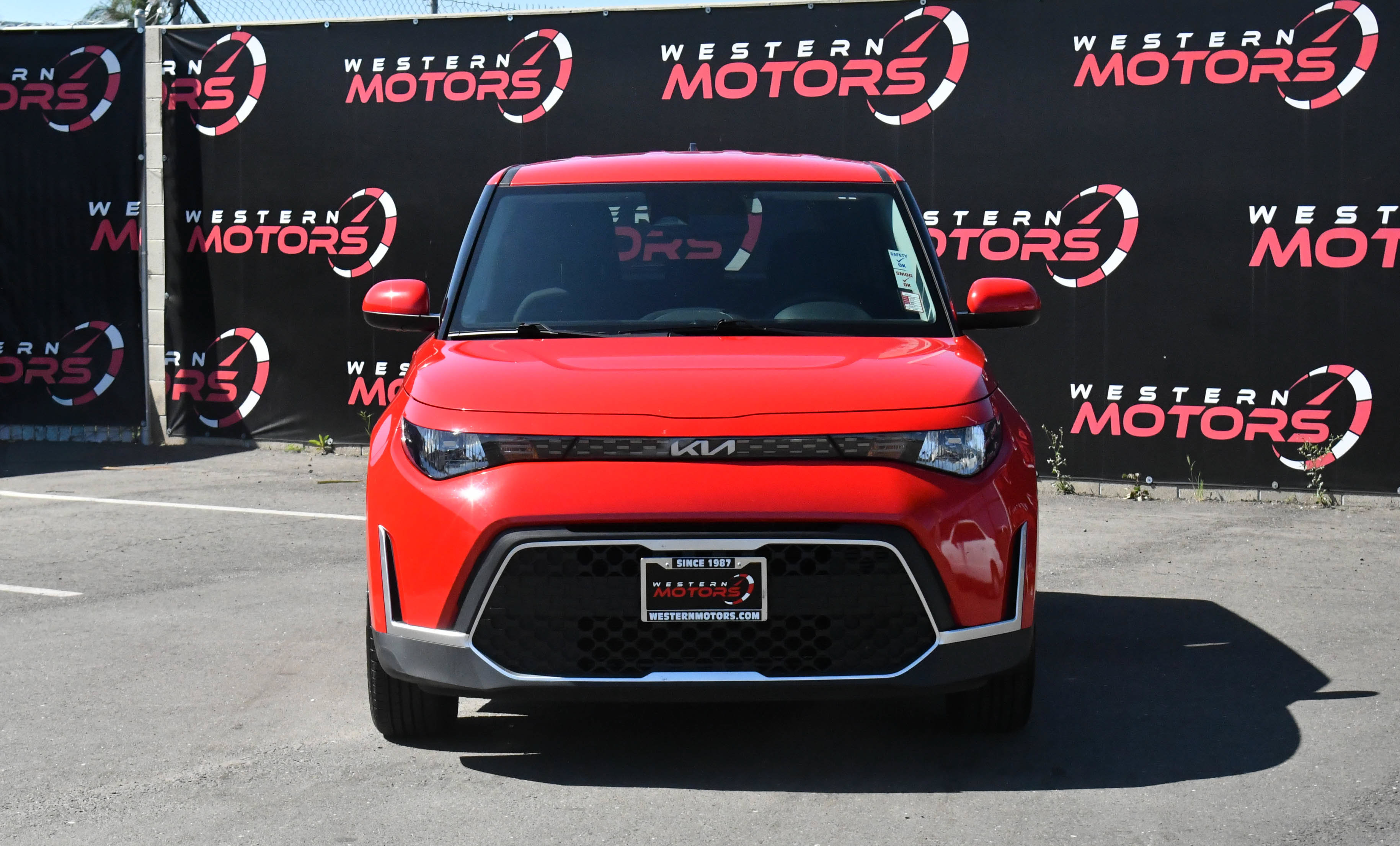 Used 2024 Kia Soul LX w/ Option Group 015 FWD image 2