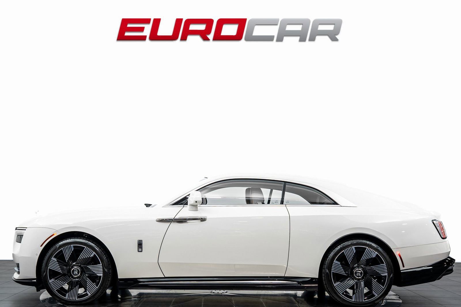 Used 2026 Rolls-Royce Spectre image 2