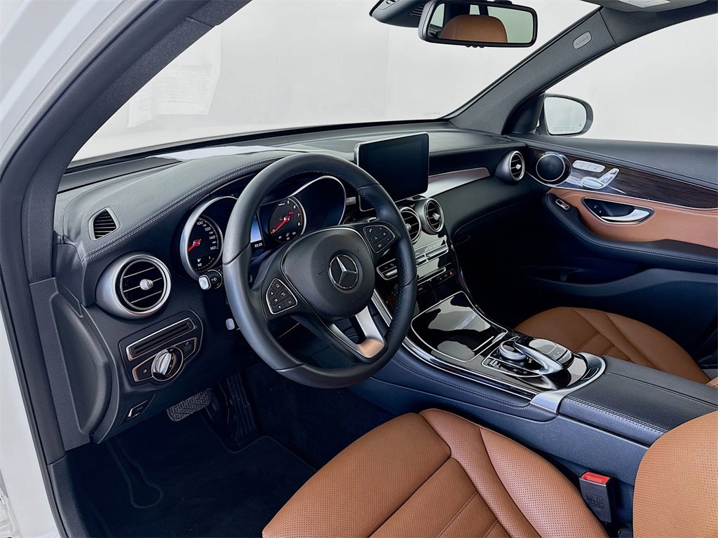Used 2016 Mercedes-Benz GLC 300 4MATIC image 4