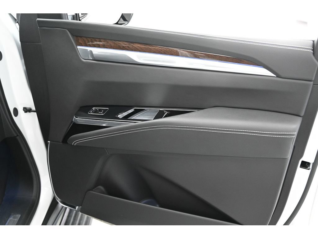 Used 2025 Cadillac Escalade Sport Platinum image 17