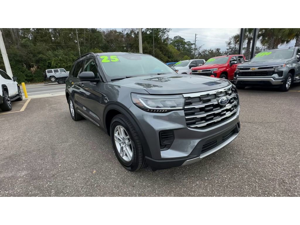 Used 2025 Ford Explorer Active image 8