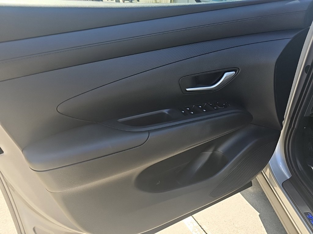 Used 2025 Hyundai Tucson SEL FWD image 17