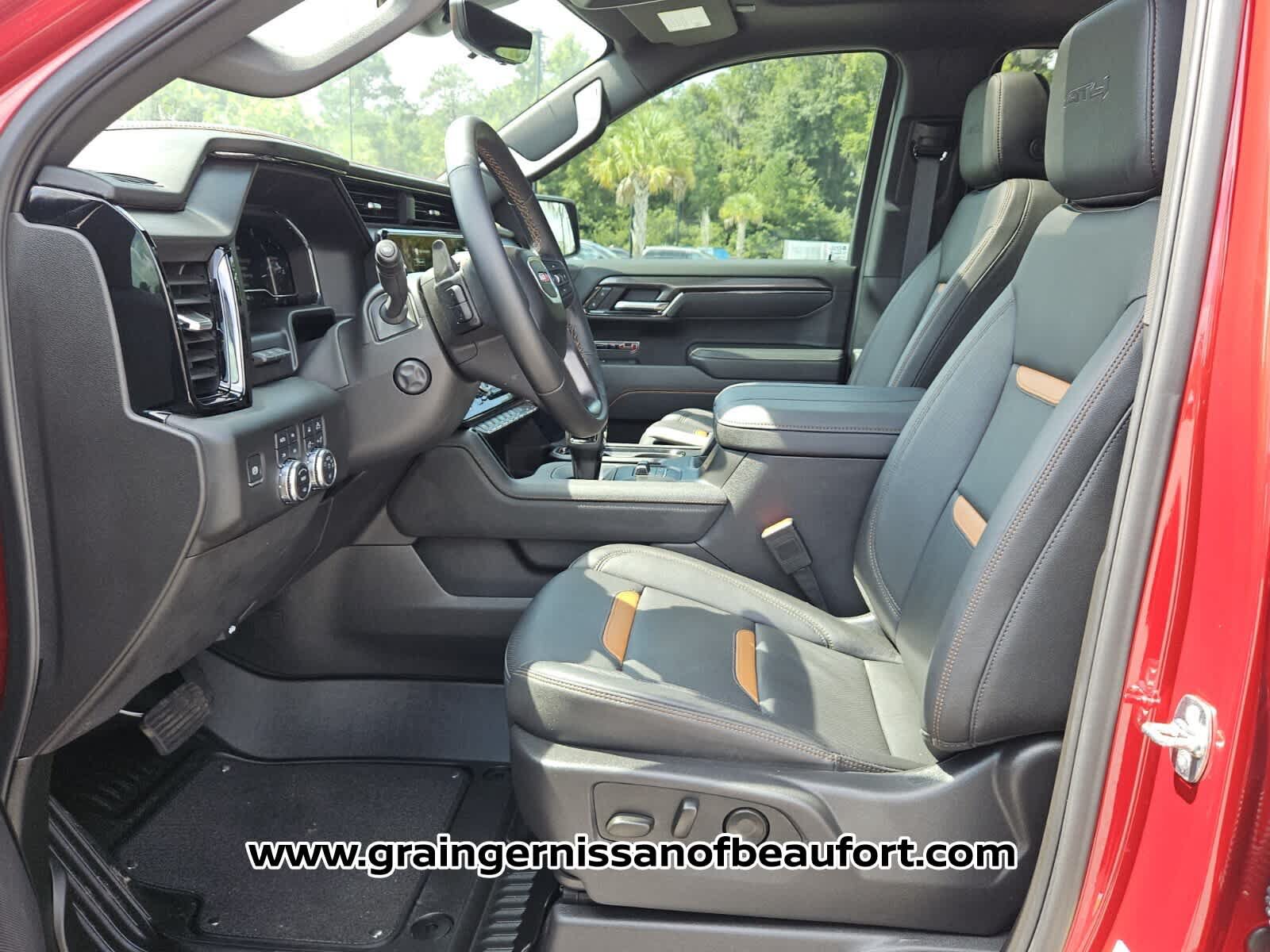 Used 2025 GMC Sierra 1500 AT4 w/ AT4 Premium Package AWD/4WD image 3