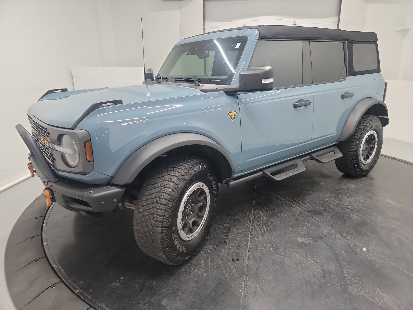 Used 2023 Ford Bronco Badlands image 3