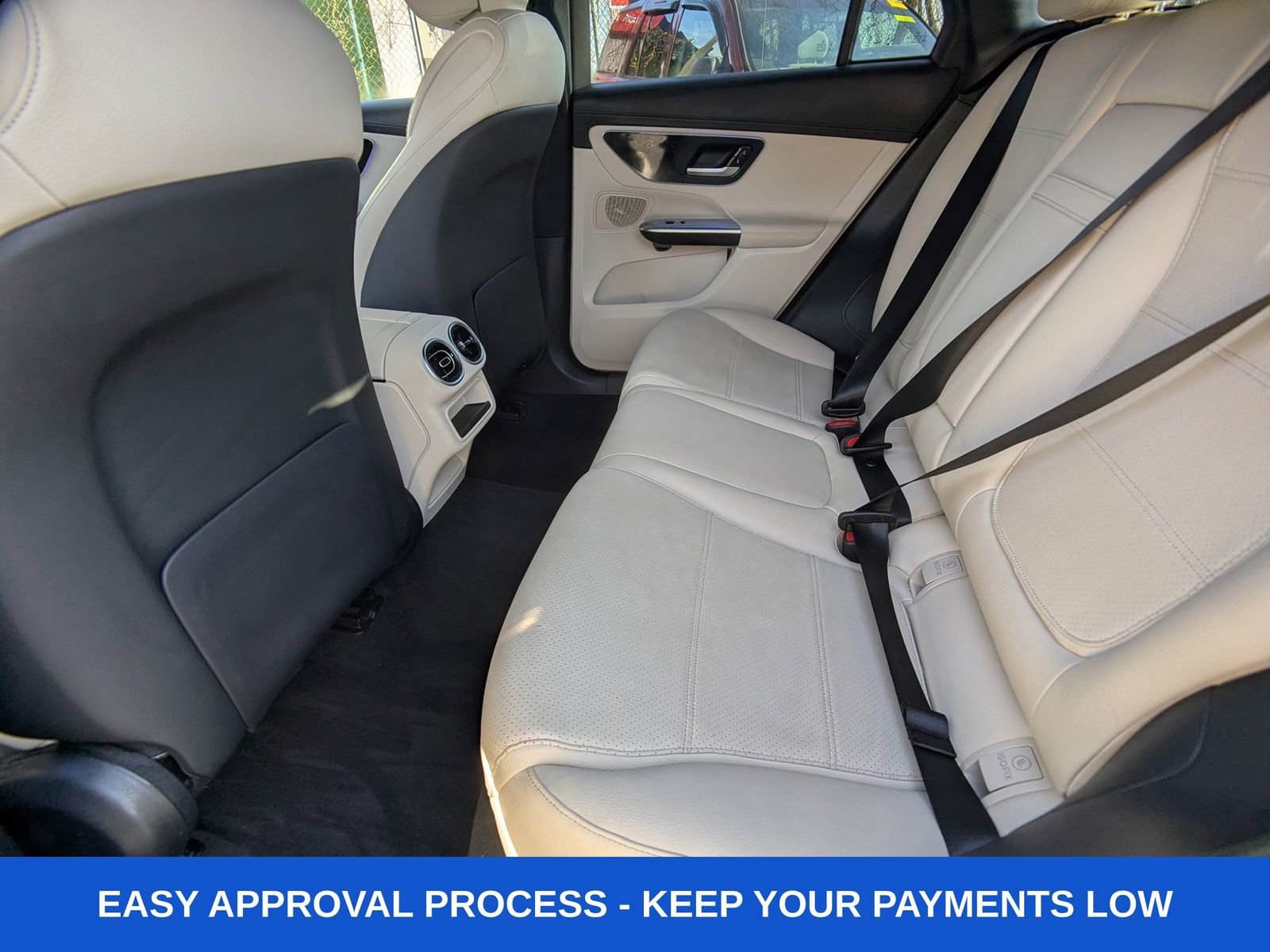 Used 2024 Mercedes-Benz GLC 300 4MATIC image 15