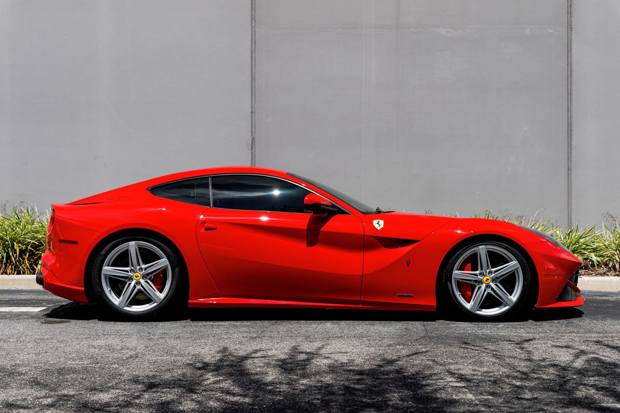 Used 2016 Ferrari F12 Berlinetta RWD image 6