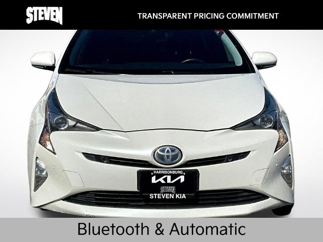 Used 2017 Toyota Prius Three Touring FWD image 2