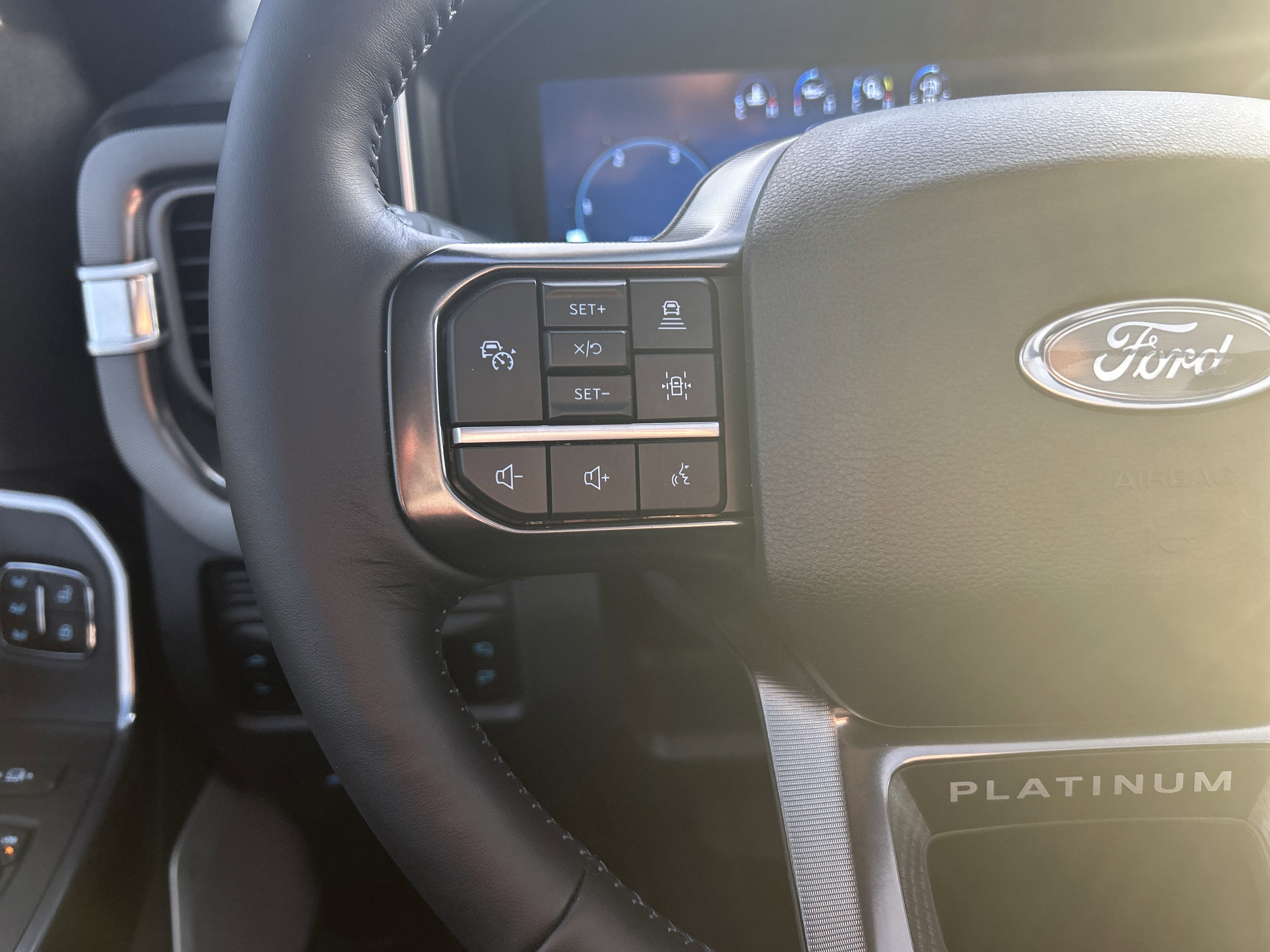 Used 2025 Ford F450 Platinum image 18