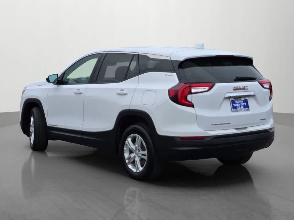 Used 2024 GMC Terrain SLE AWD/4WD image 4