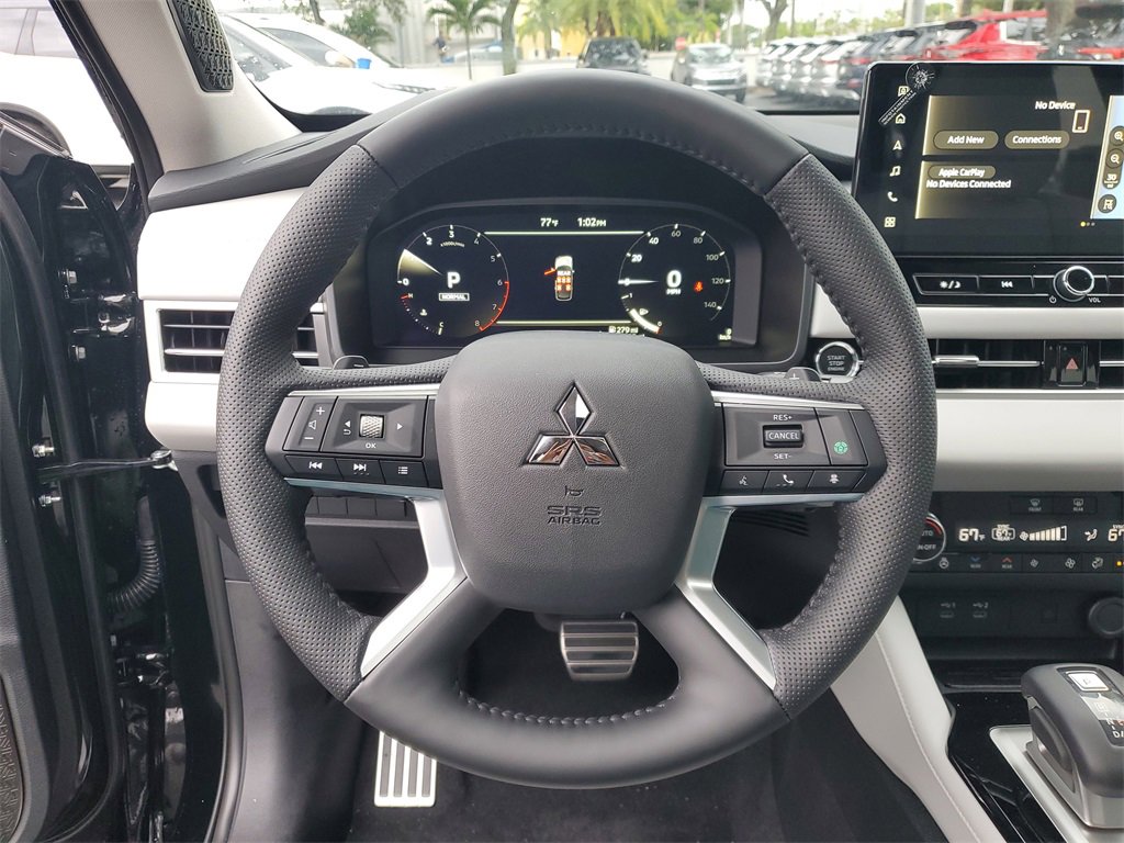 New 2025 Mitsubishi Outlander AWD image 17