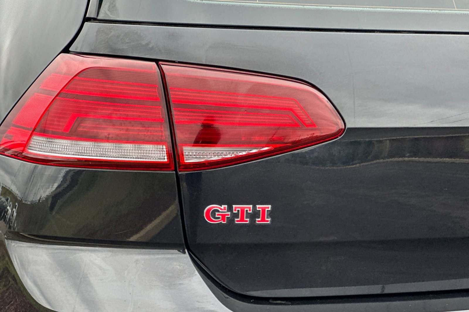 Used 2021 Volkswagen GTI SE image 32