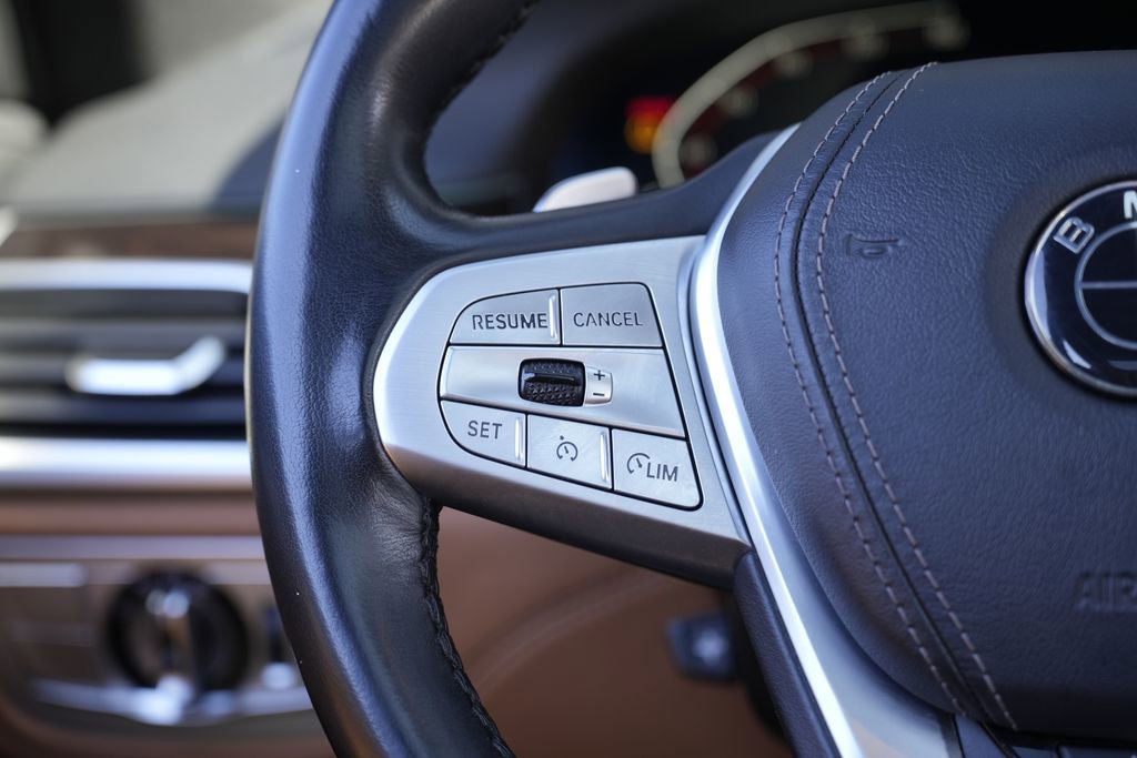 Used 2020 BMW 750i xDrive w/ Cold Weather Package image 50