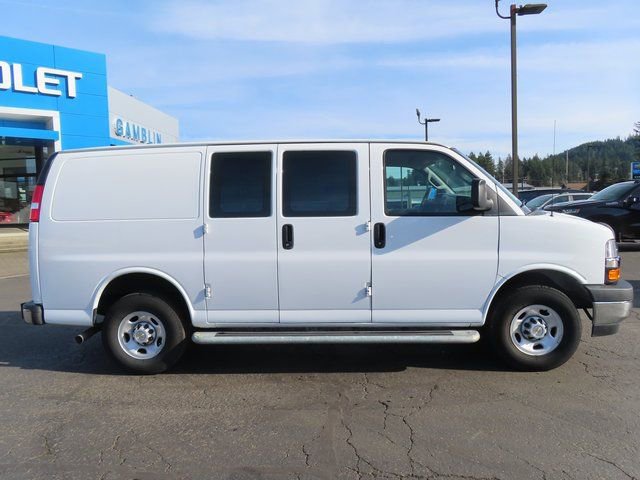 Used 2024 Chevrolet Express 2500 w/ Driver Convenience Package image 10