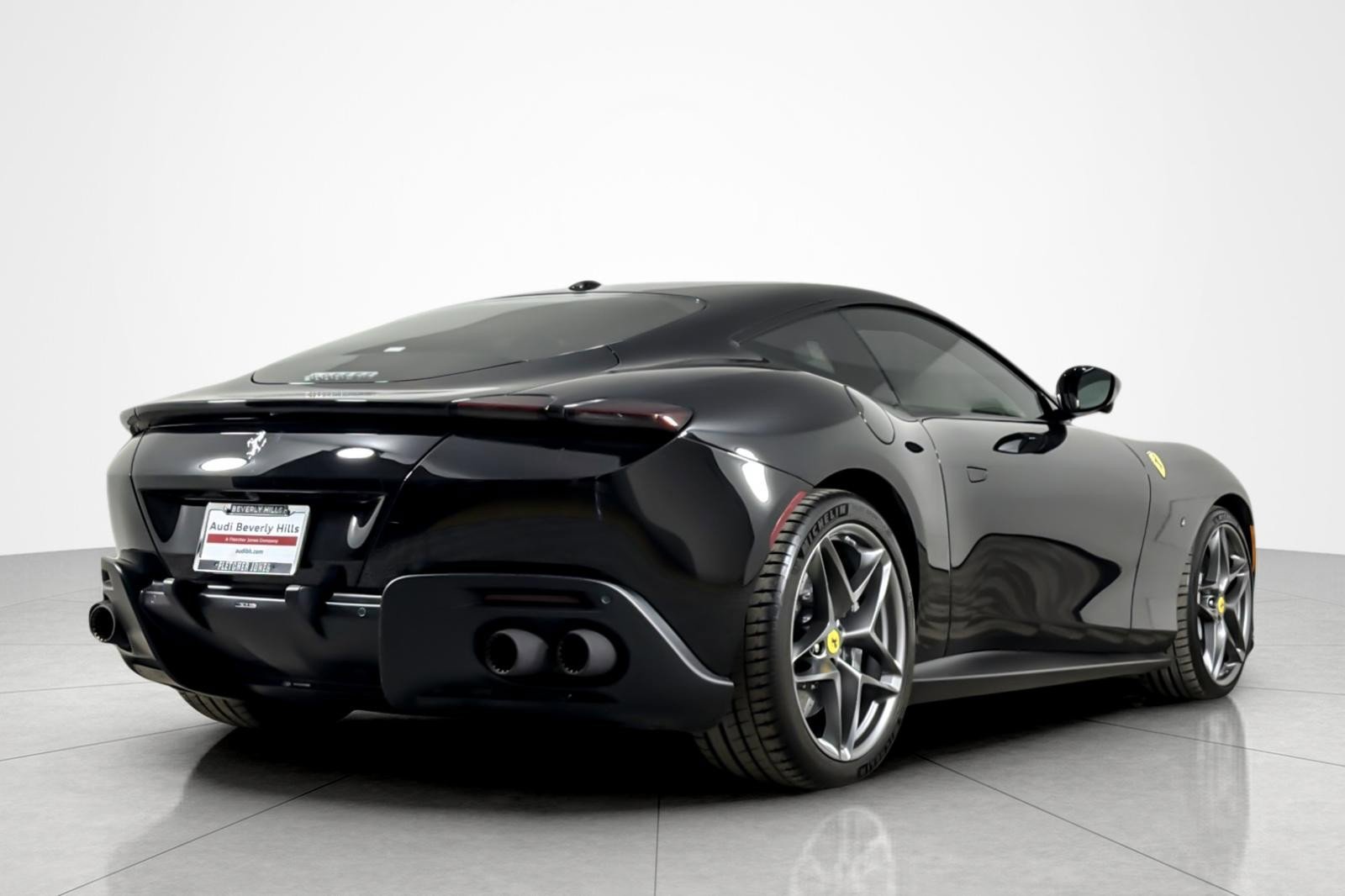 Used 2021 Ferrari Roma RWD image 5