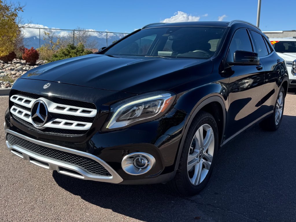 Used 2020 Mercedes-Benz GLA 250 4MATIC w/ Premium Package image 4