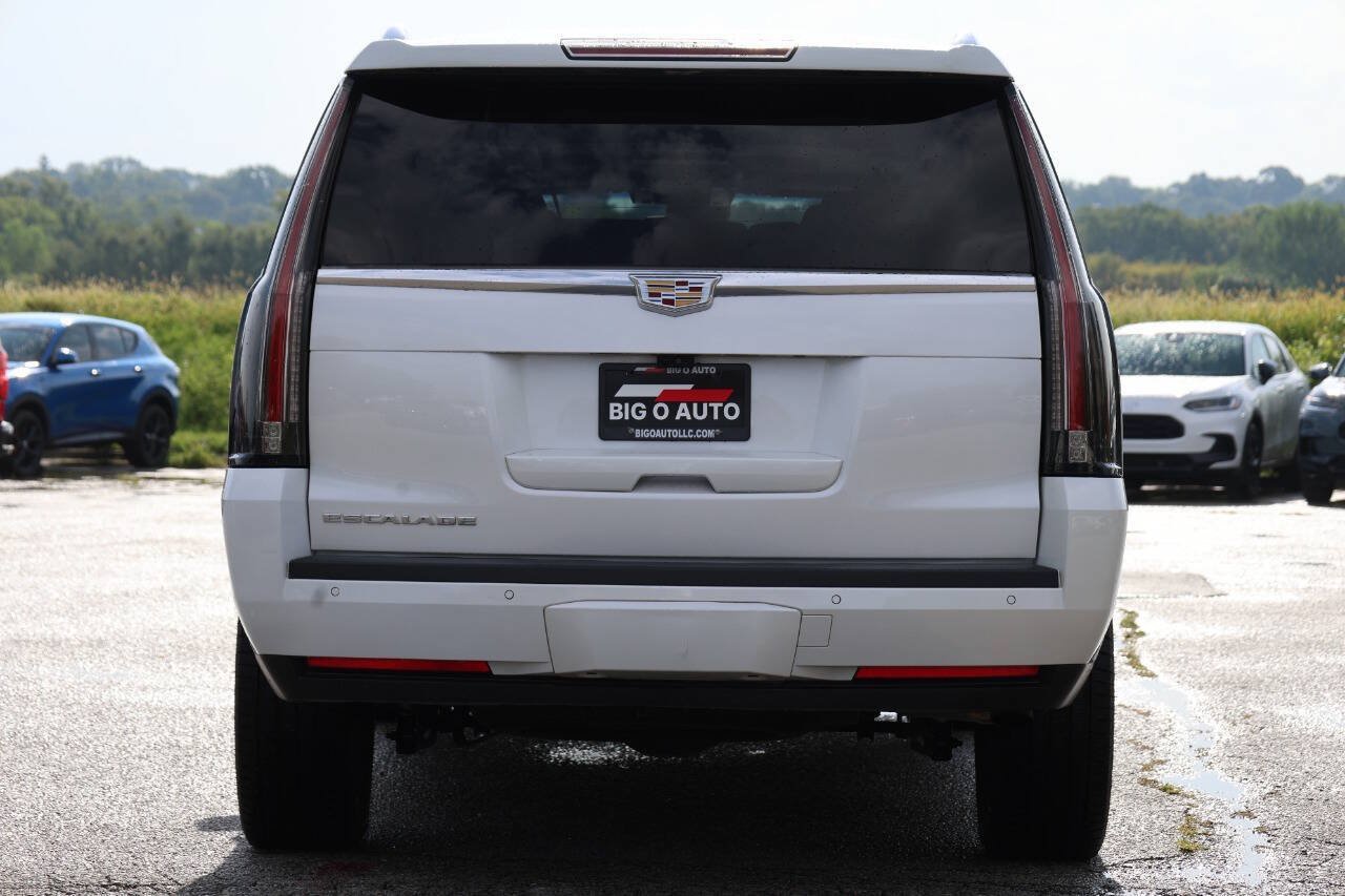 Used 2019 Cadillac Escalade ESV Luxury AWD/4WD image 10