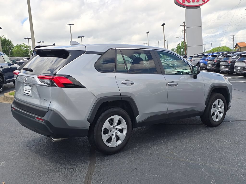 Used 2025 Toyota RAV4 LE FWD image 3