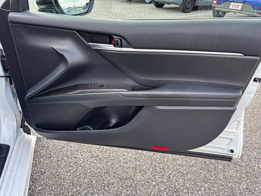 Used 2022 Toyota Camry SE image 36