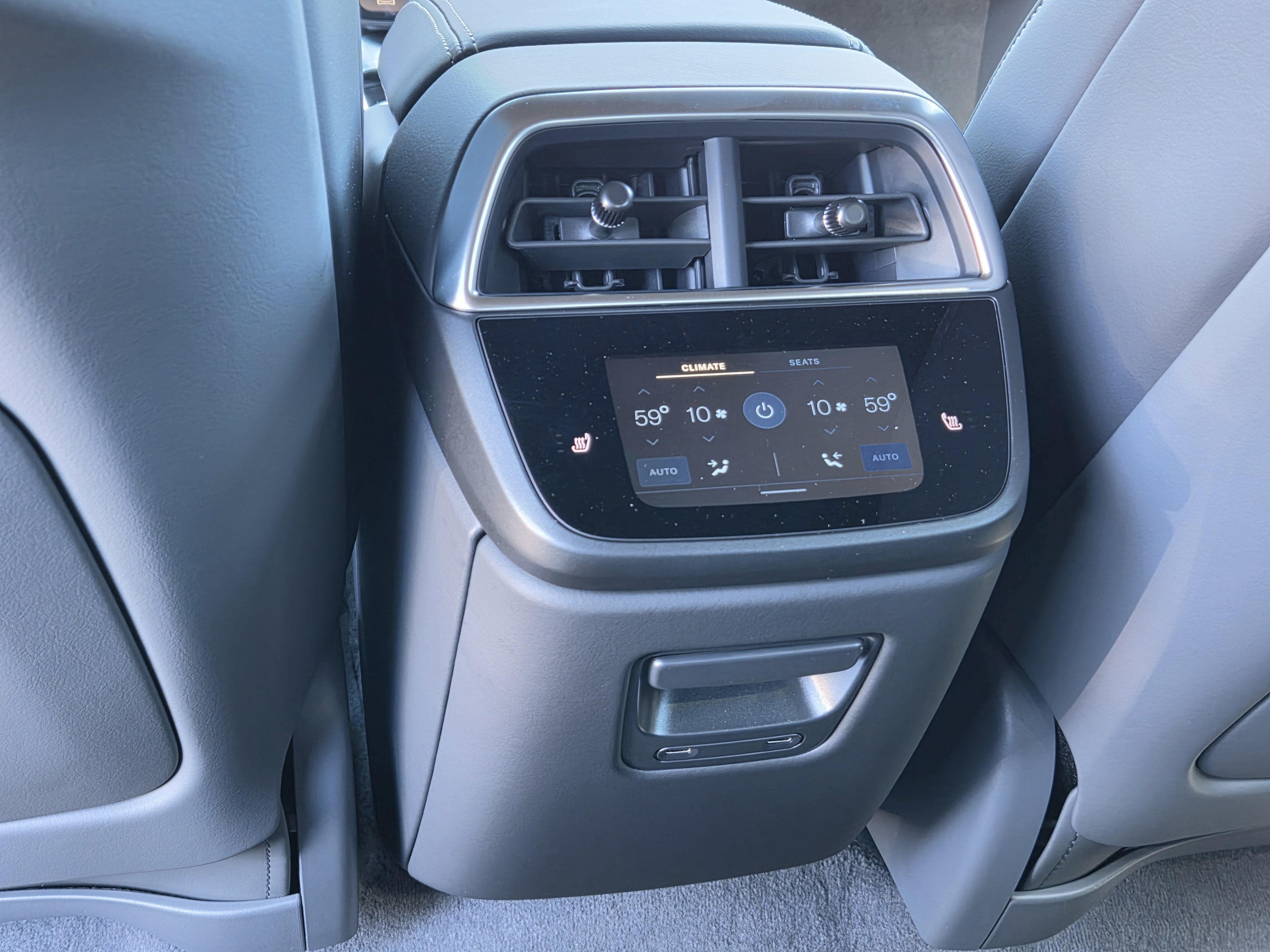 Used 2024 Lucid Air Touring AWD/4WD image 32