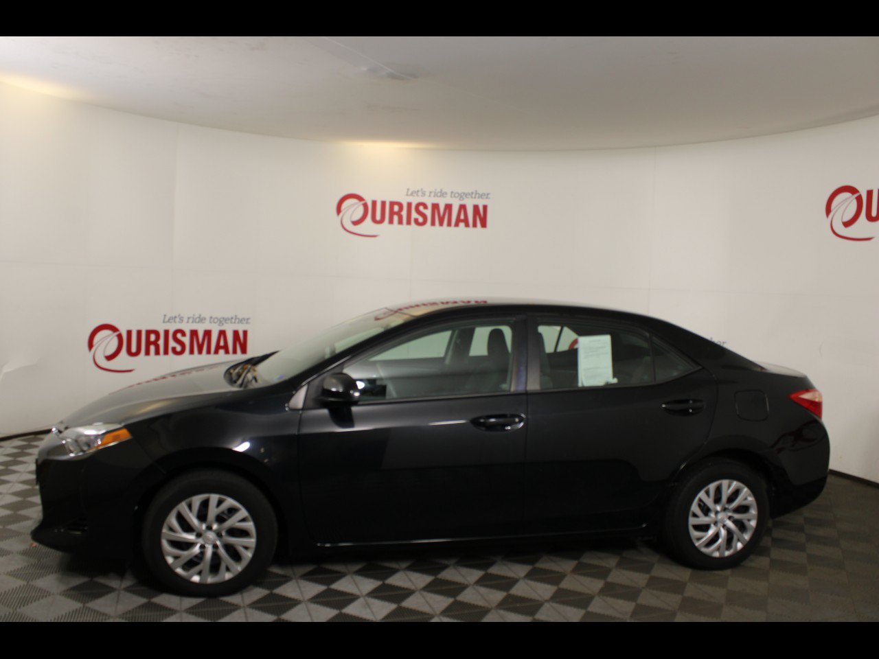 Used 2017 Toyota Corolla LE FWD image 5